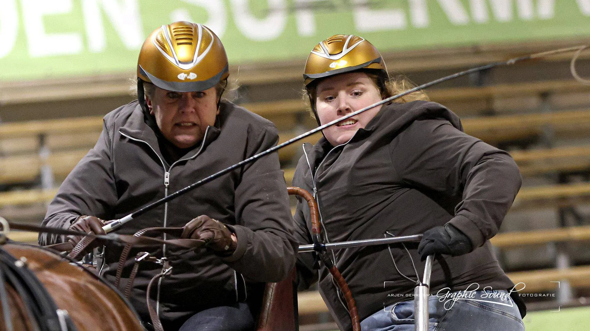 2025-11-06 menindoorr 45