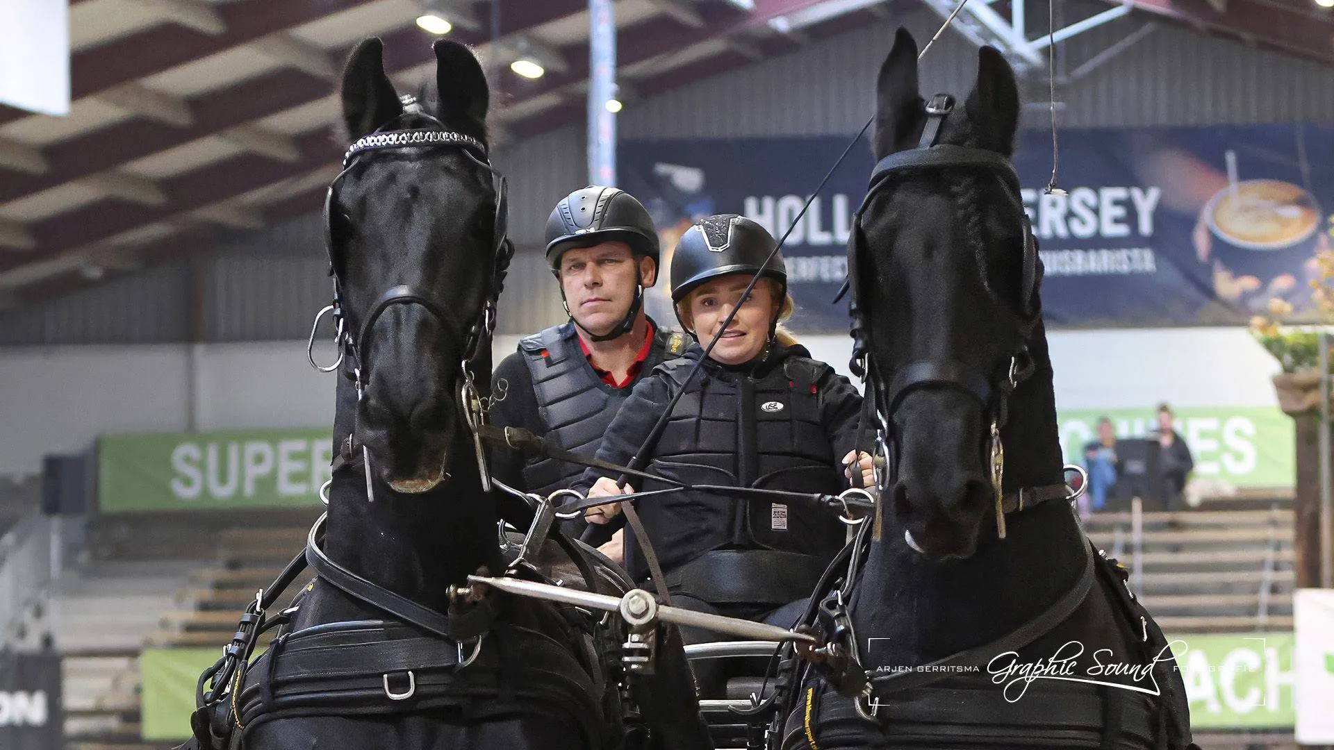 2025-11-08 menindoorr 40