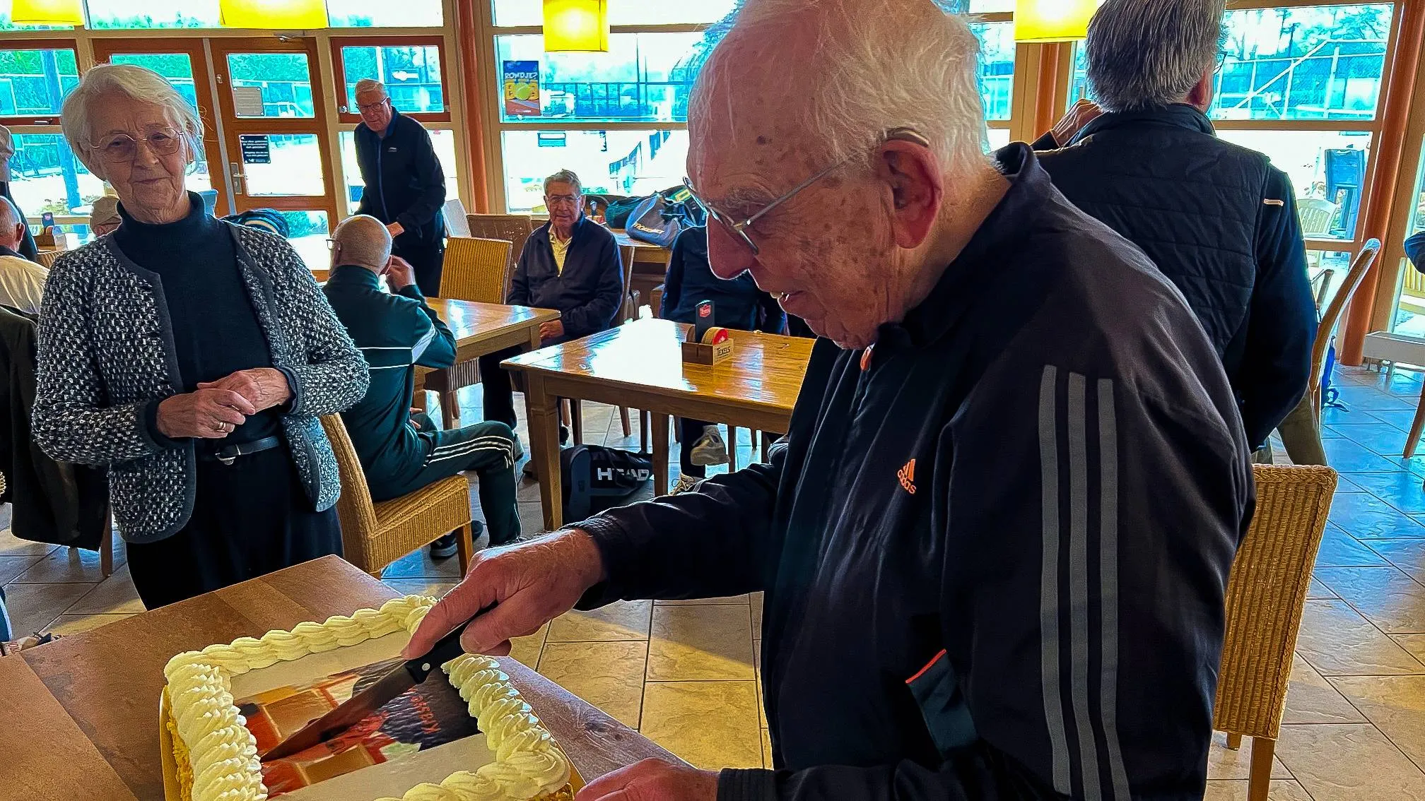 2025-12-05 Gerard Houweling 90 jaar CGerritvandeVeen-3