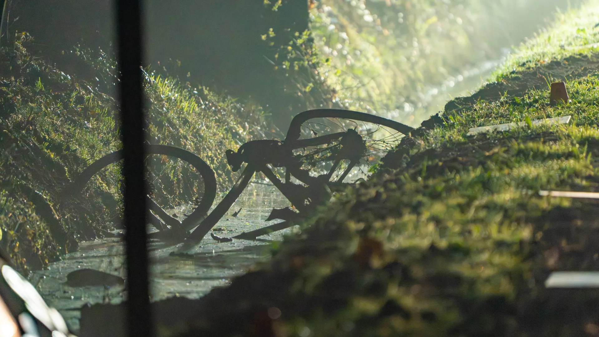 2026-03-23 fiets in sloot