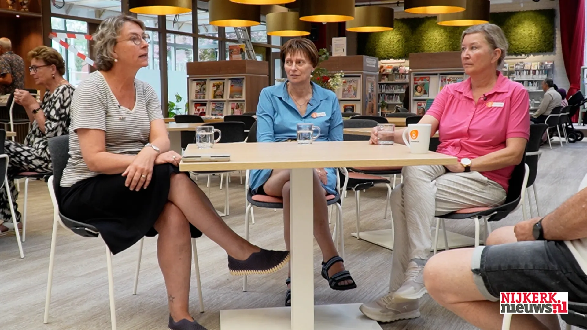 2026-07-02 bibliotheek laura, Mirjem, Josephine
