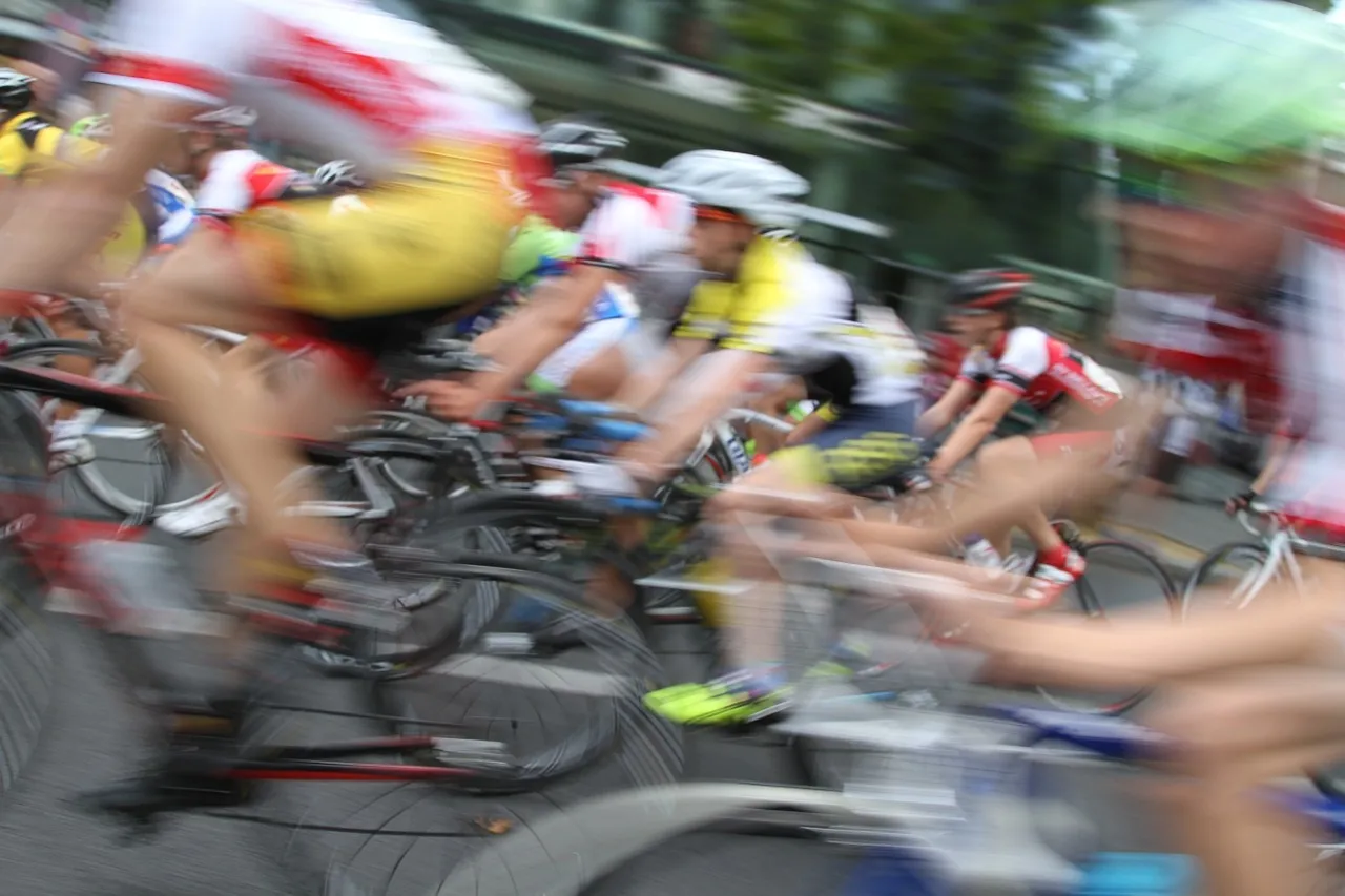 cycling races 450310 1280