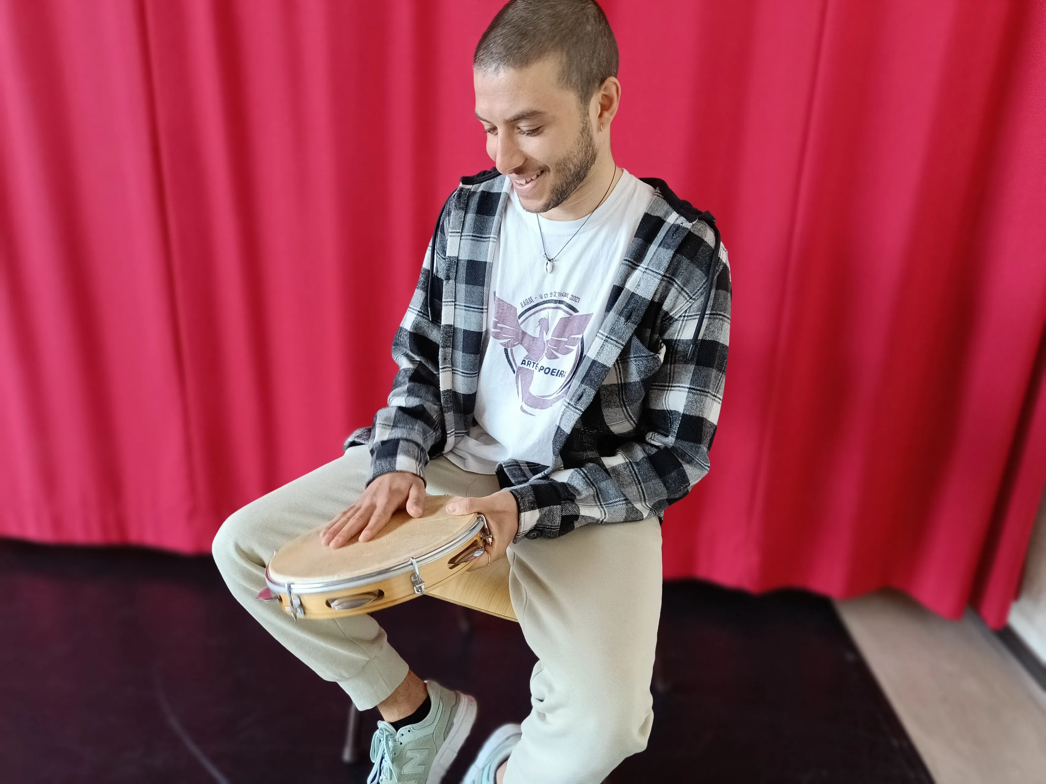 global arts mohamed capoeira liggend1