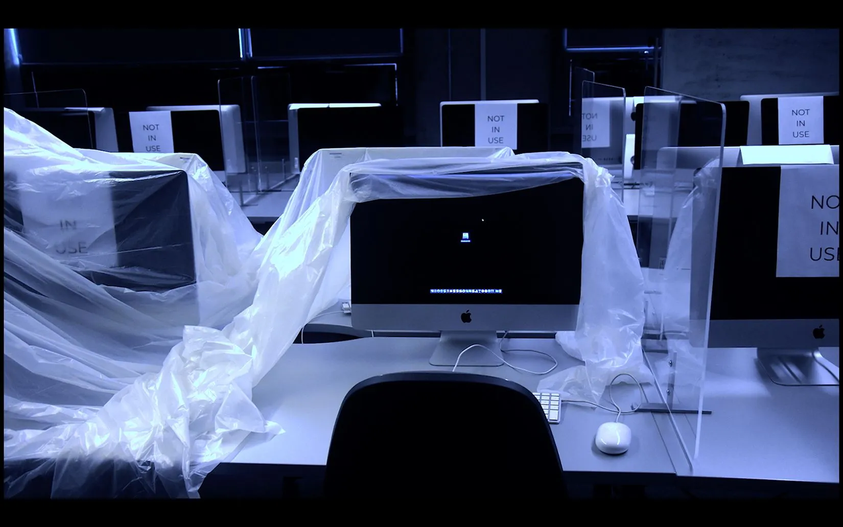 goodbye internet beeld nella piatek into the ethereal 01