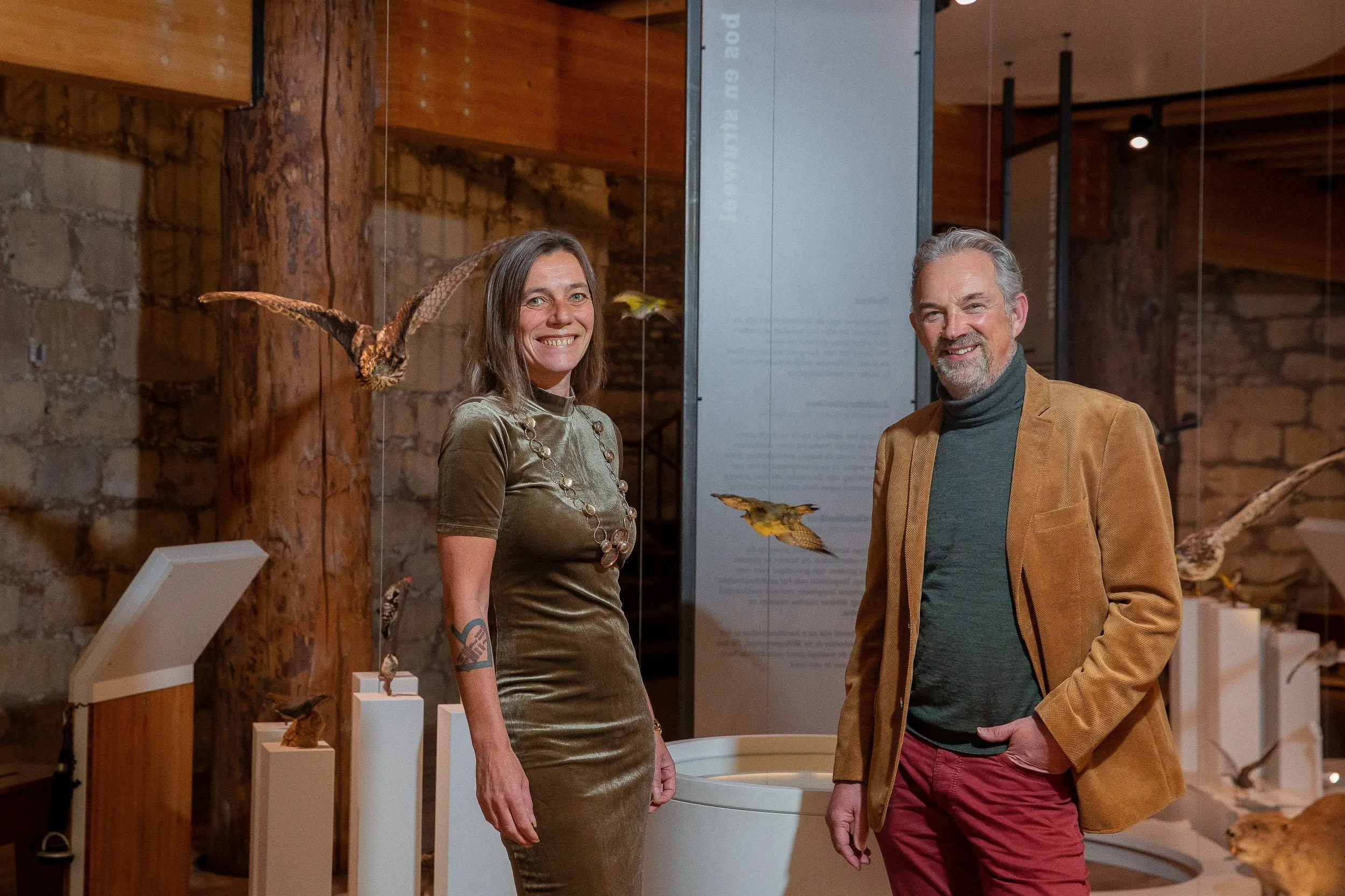 klimaatburgemeester floor basten en directeur hans hooijmaijers van de bastei bij de overdracht van de amtsketen foto david van haren
