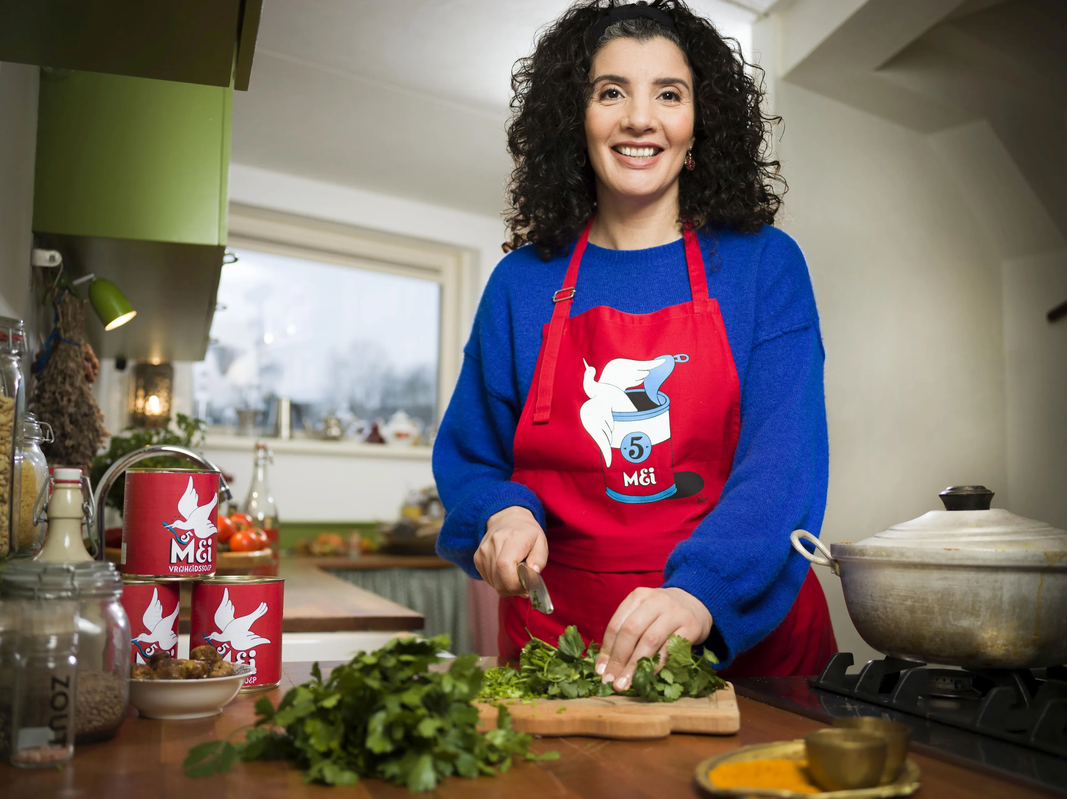 lindenberg staat stil bij vrijheid met vrijheidssoepklein foto merlijn doomernik