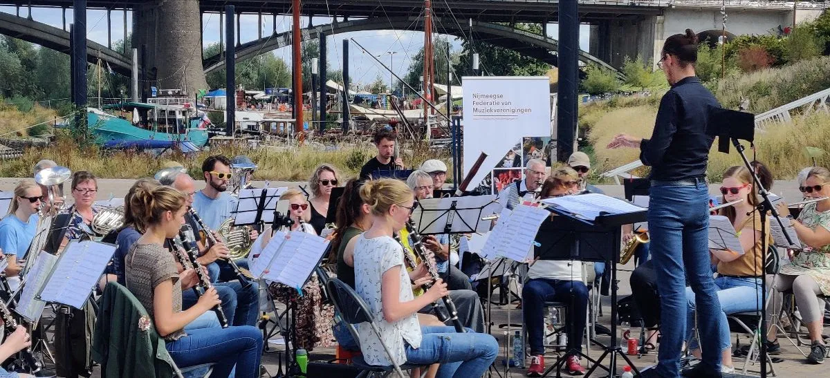 popdium aan de waal