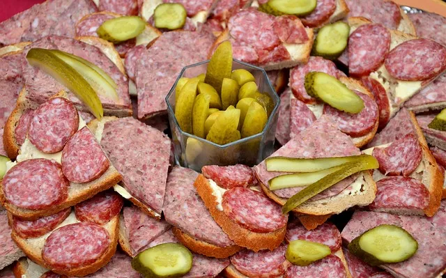 sausage 585656 640