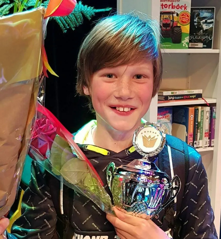 voorleeswedstrijdhugo wisse gelderland winnaar nvw 2022 rotated e1649268891838