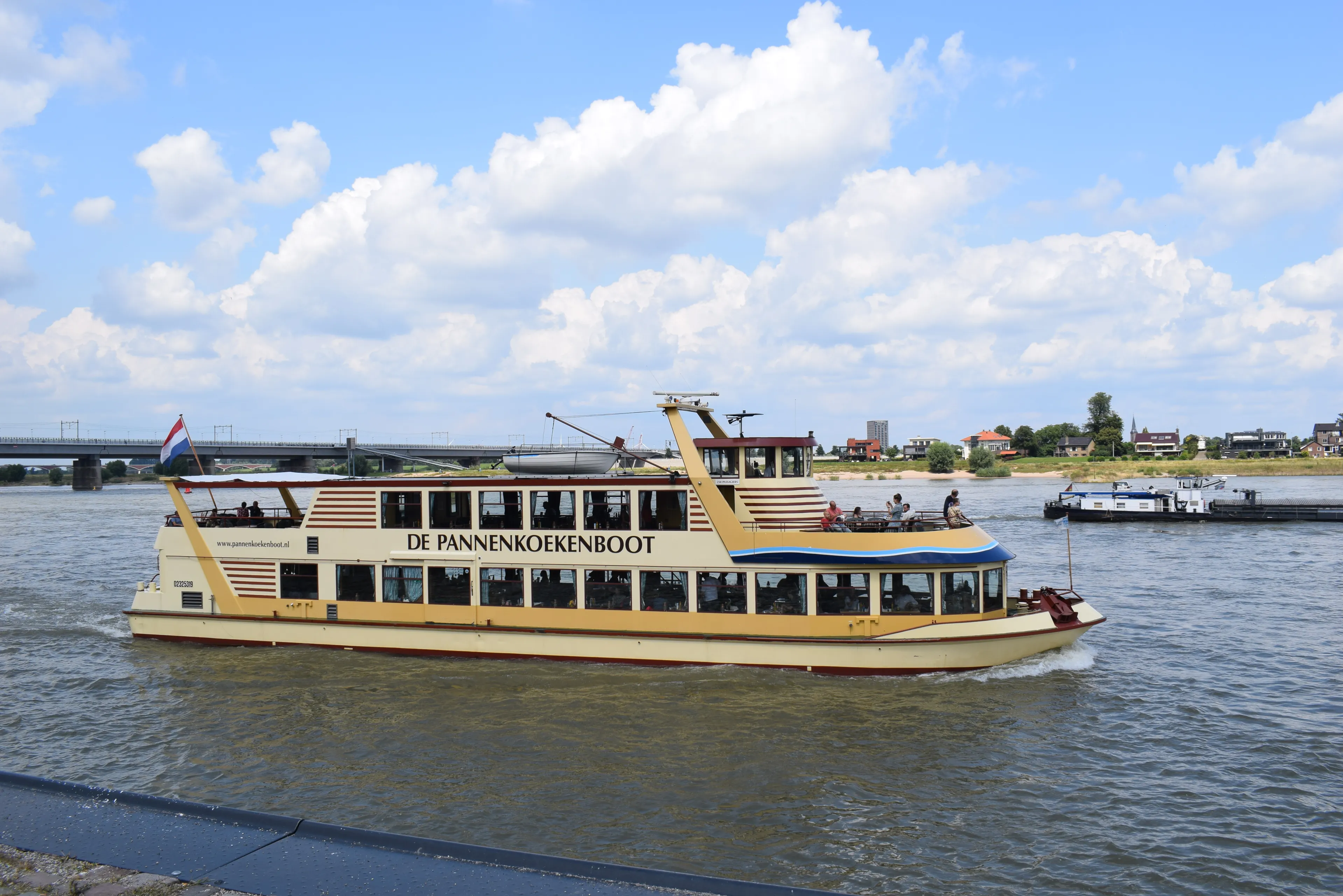 waalkade pannenkoekenboot 18