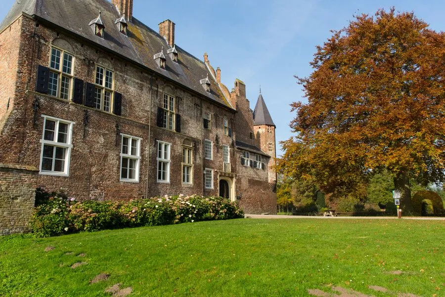kasteel hernen exterieur herfst 1