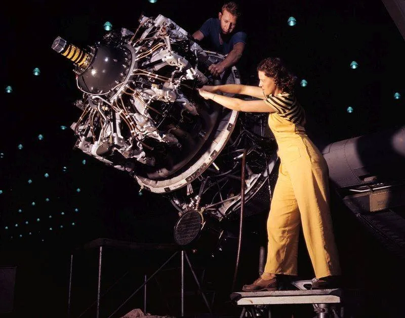 r 1830 engine on c 47 at factory 1942