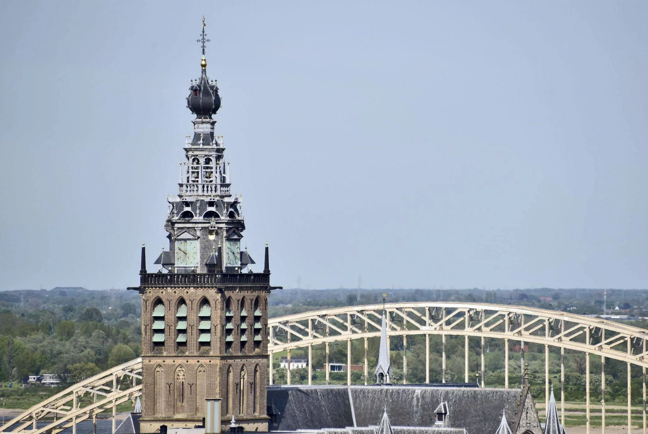 het-verhaal-zicht-op-stevenstoren-en-waalbrug