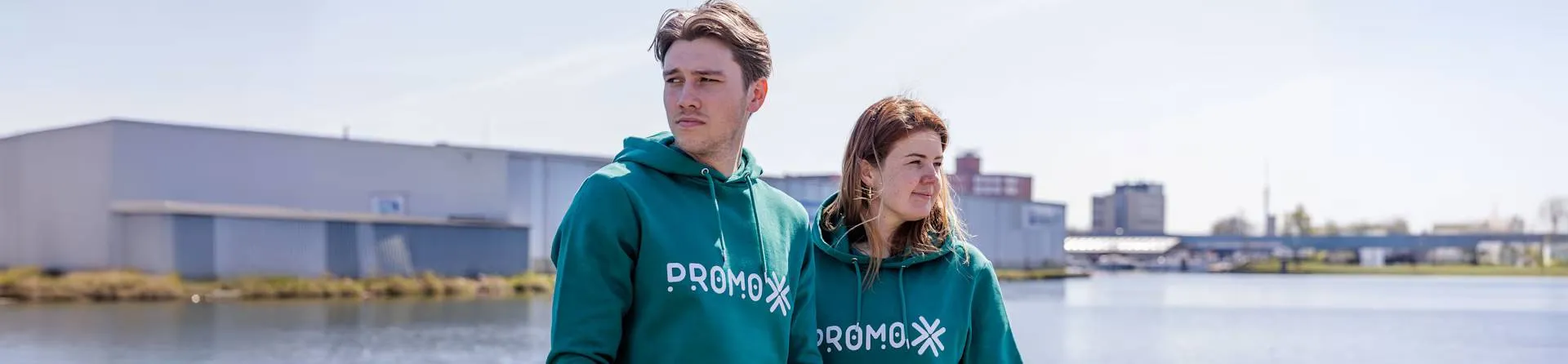 secondary_samen-sterk-in-dezelfde-outfit