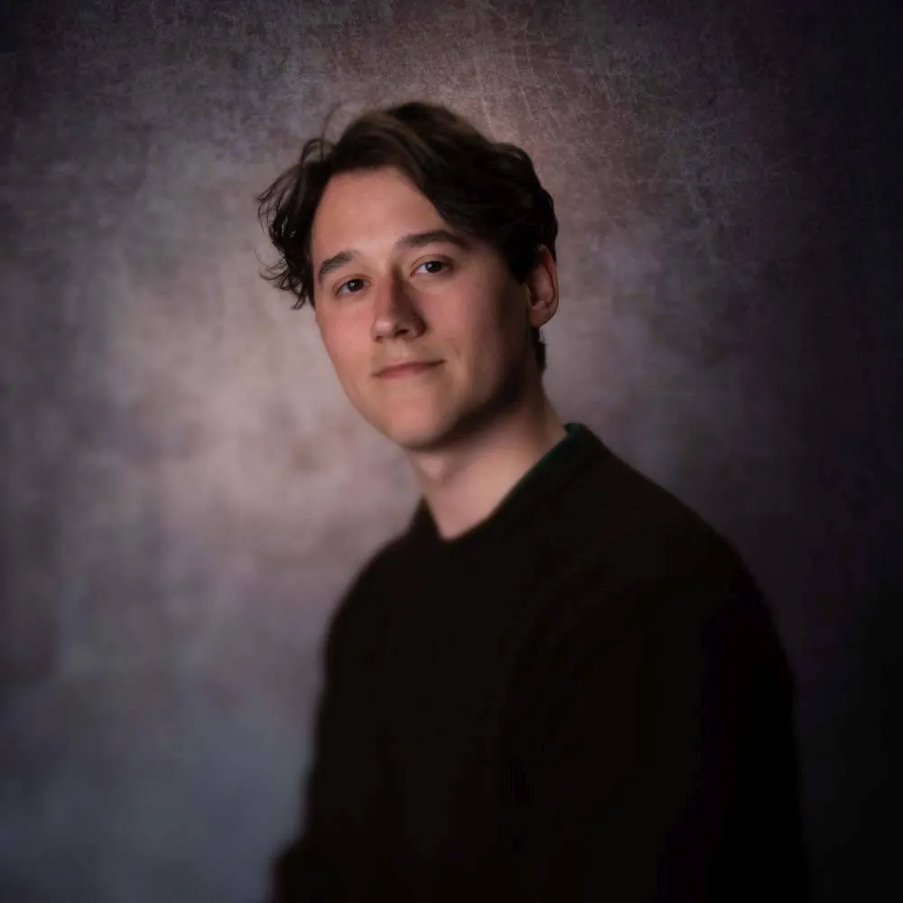 Composing_Jules_Schattenberg