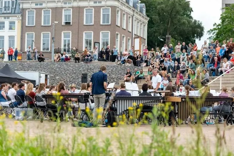 podium-aan-de-waal-nijmegen-klinkt-2025