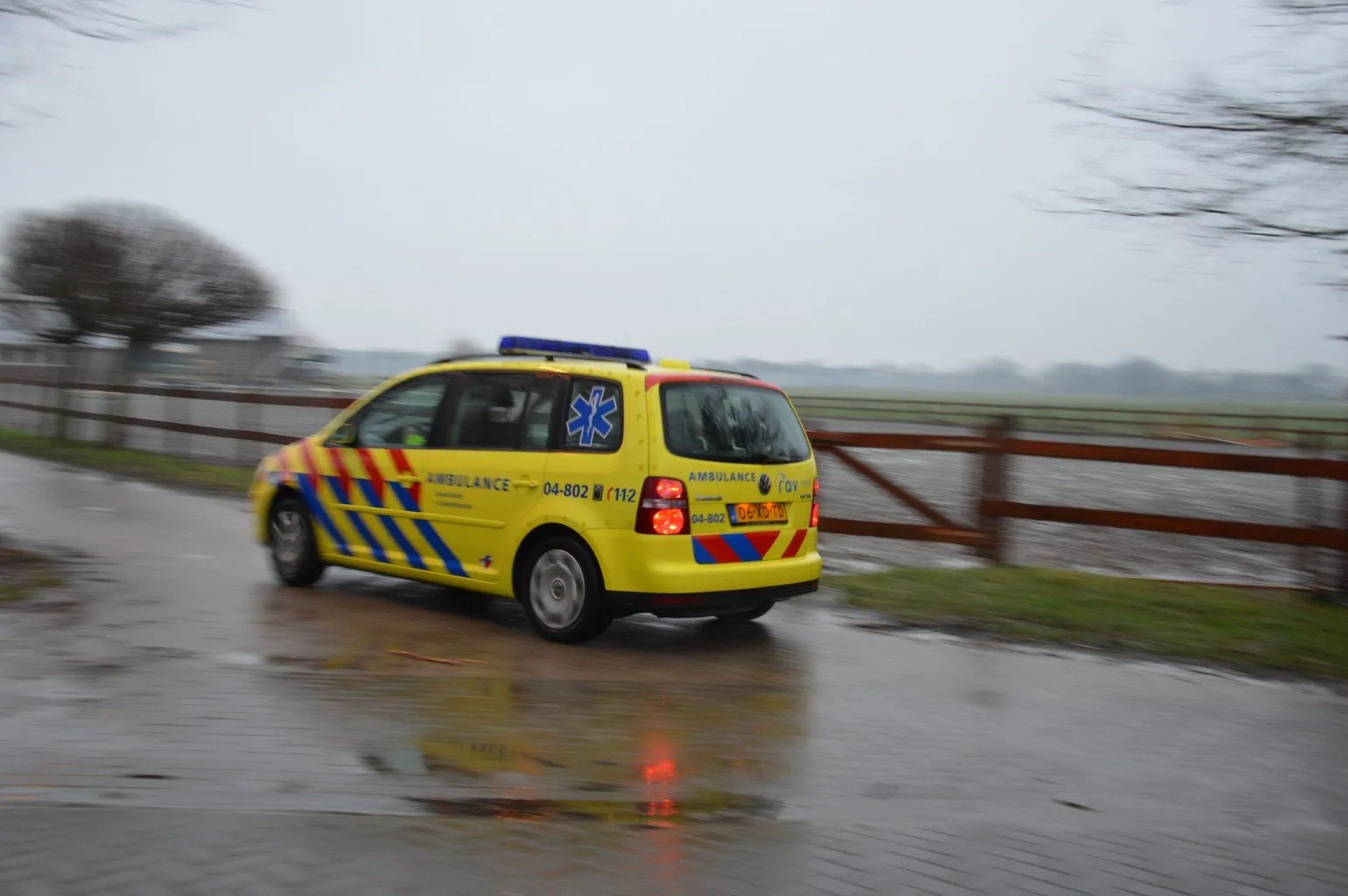 ambulance fotopersbureau steenwyck