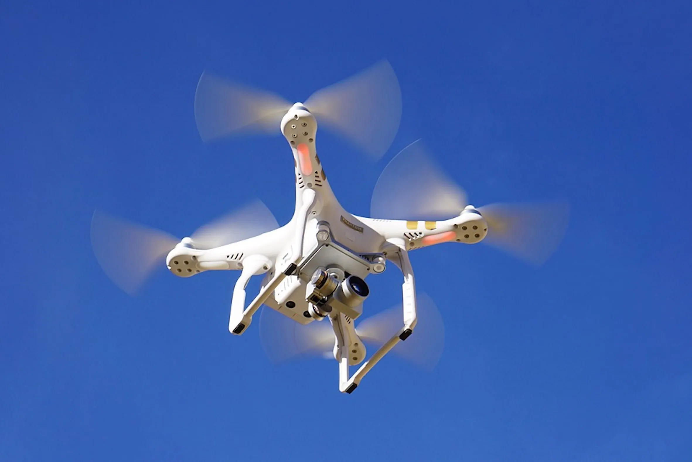 drone cc by pixabaycom