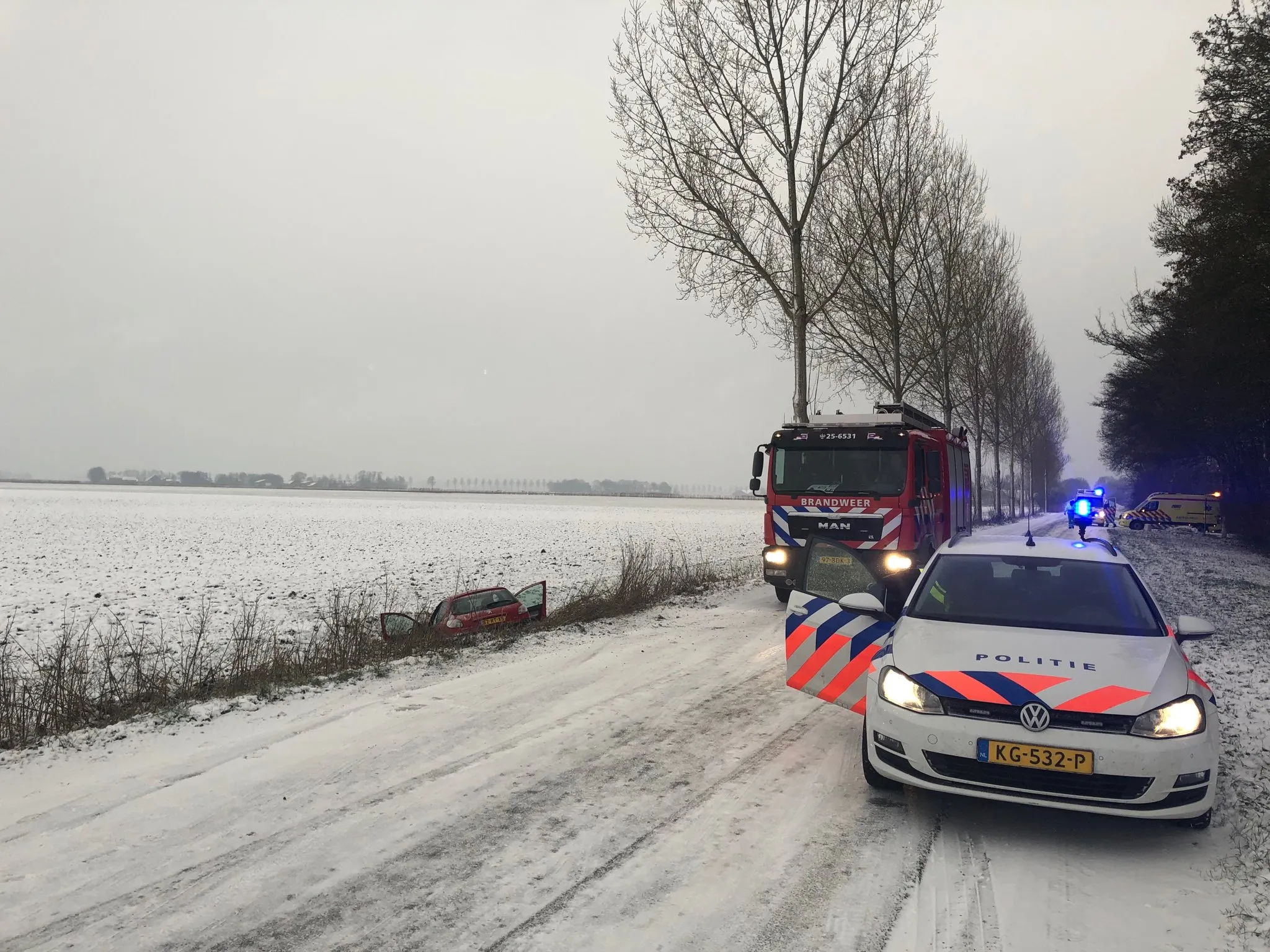 dytcsdvxgaaufjsjpg large1