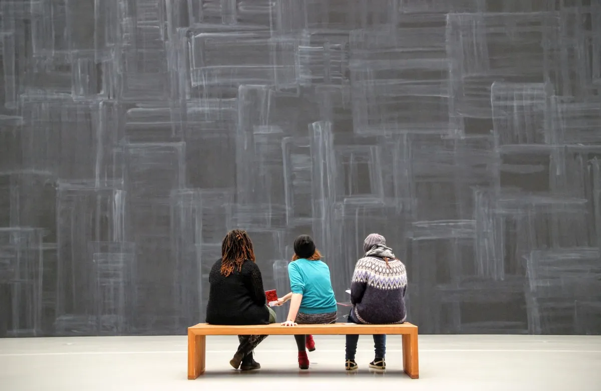 exhibition visitors visit art museum gallery viewing kunsthalle 495271jpgd
