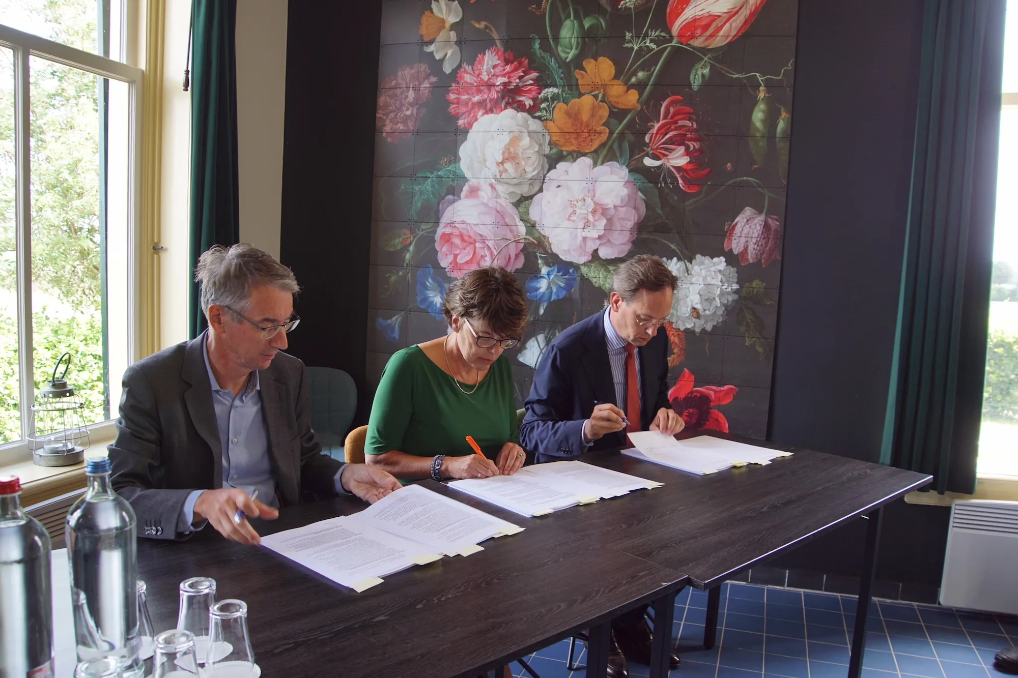 foto ondertekening realisatieovereenkomst nieuwe natuur bij schokland 2