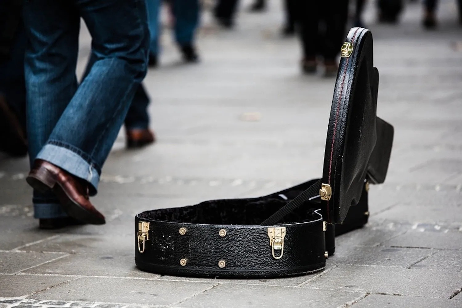 money donation guitar case street musicians donate 485112