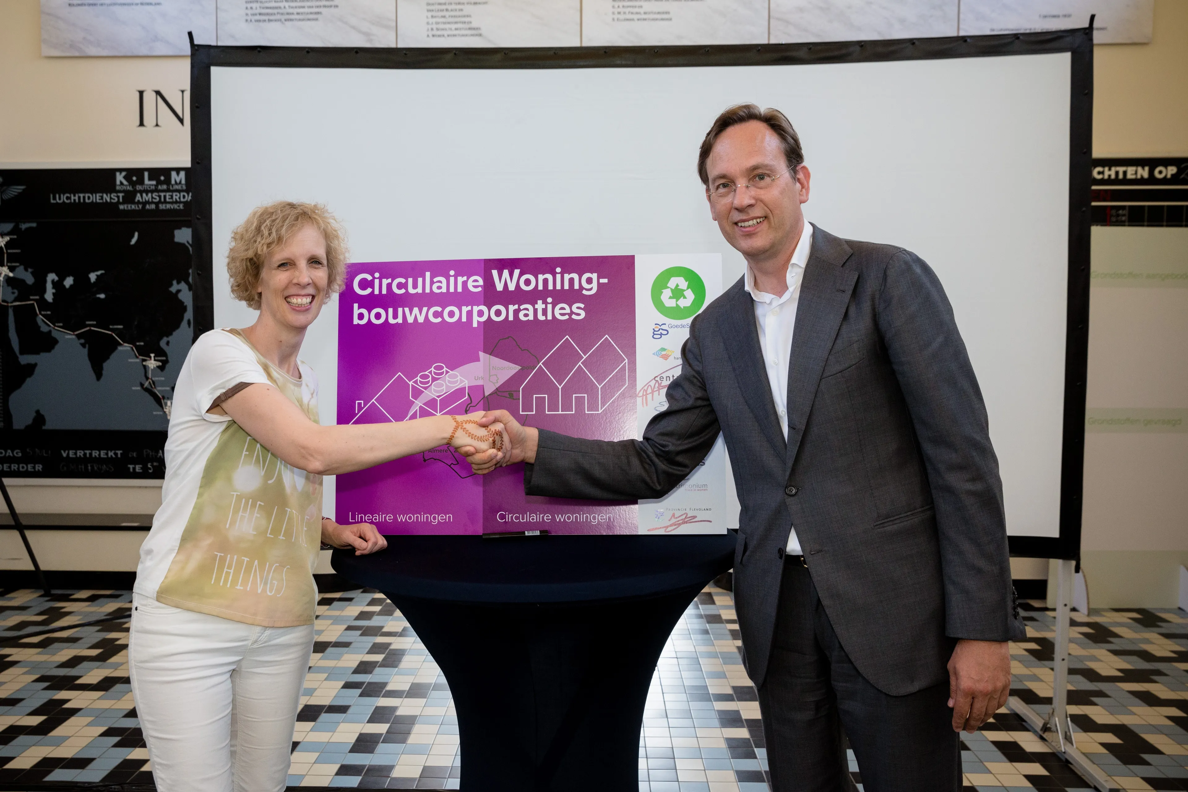 ondertekening circulaire woningbouwcorporaties
