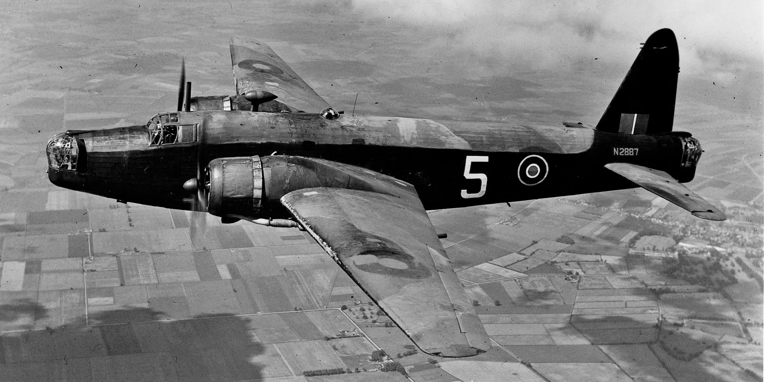 wellingtonbomber cc by wikipediaorg