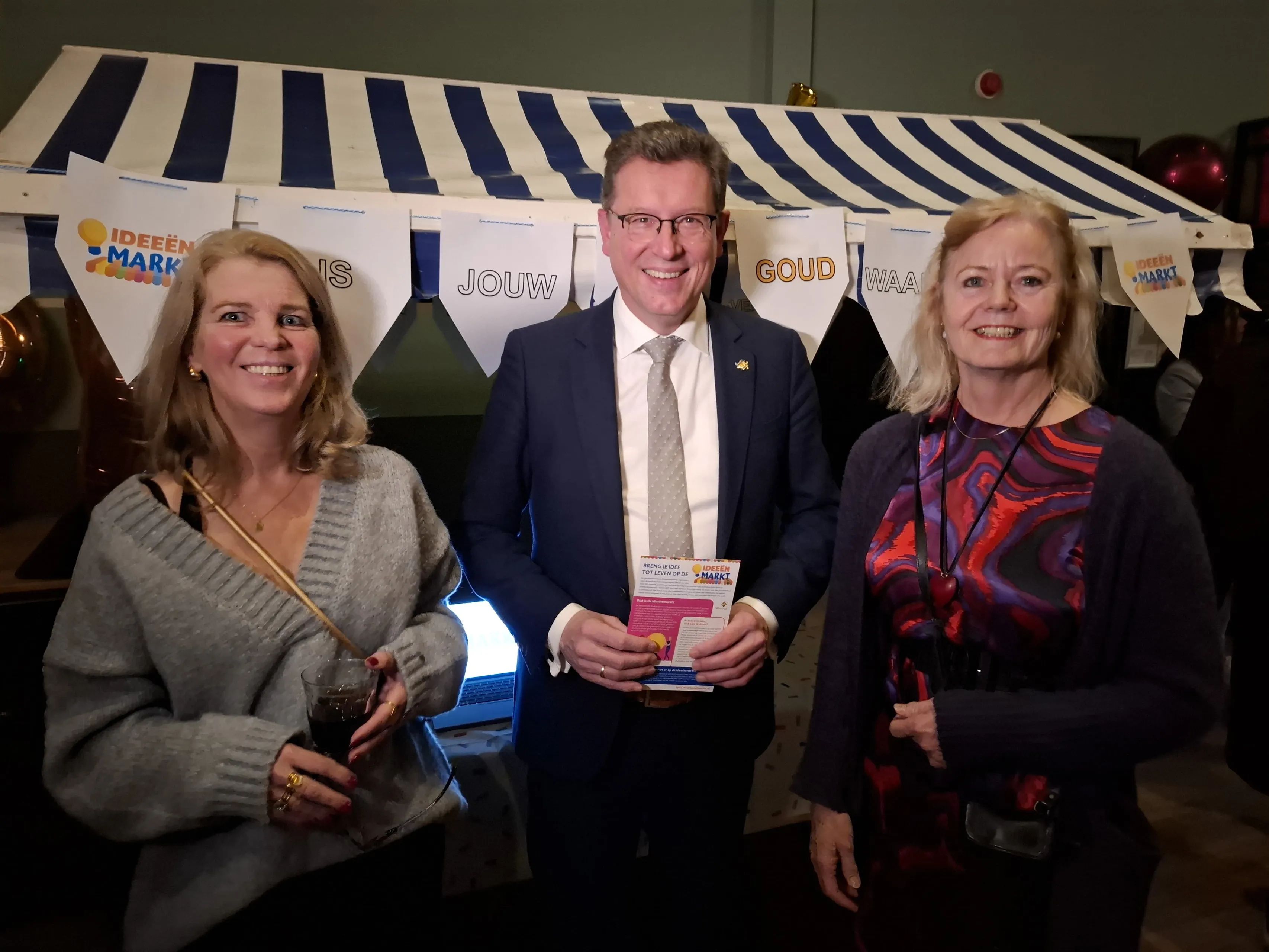 burgemeester met raadsleden arja heerspink en maayolein goelema
