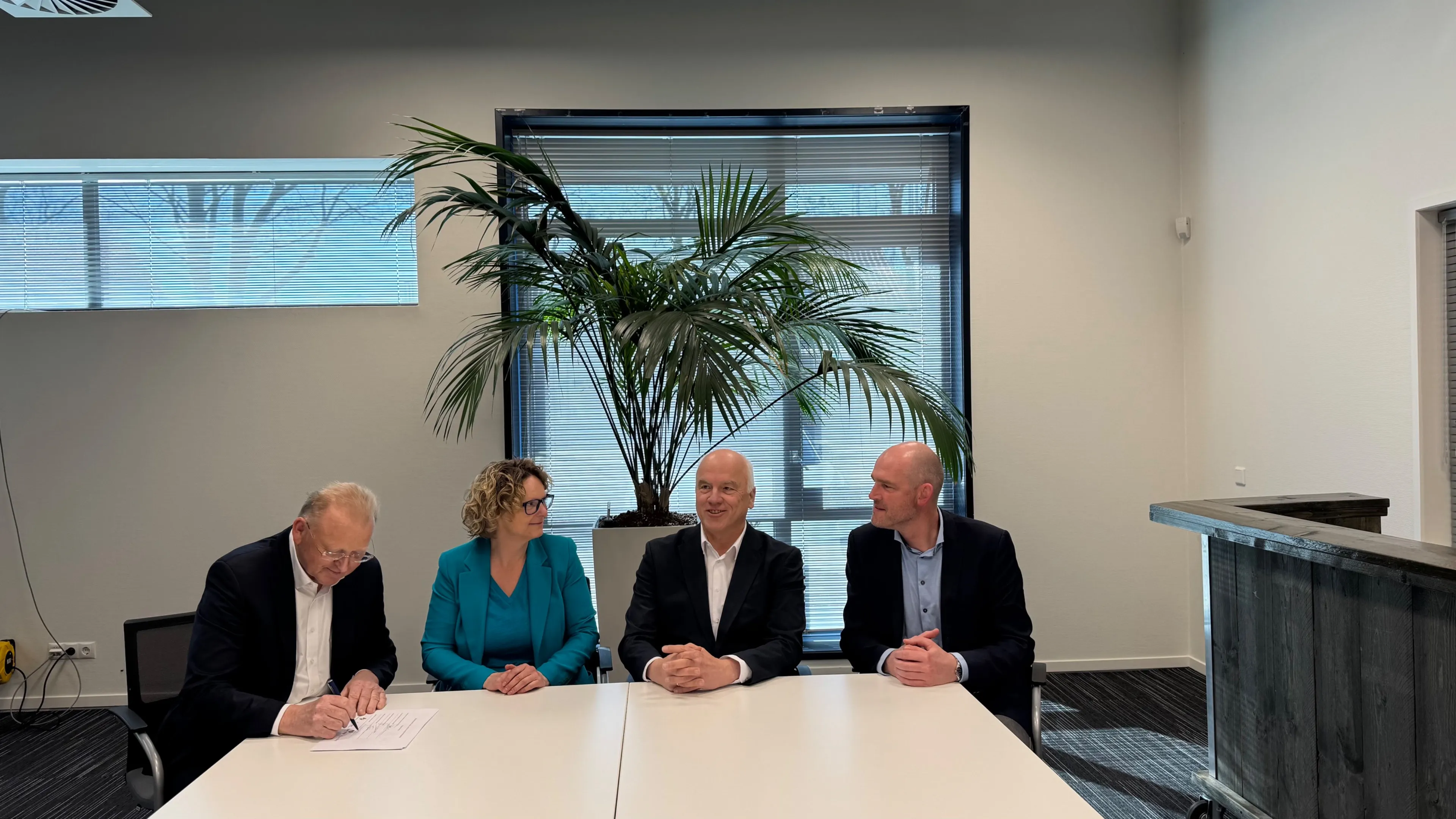 ondertekening uitvoeringsagenda wonen welzijn en zorg