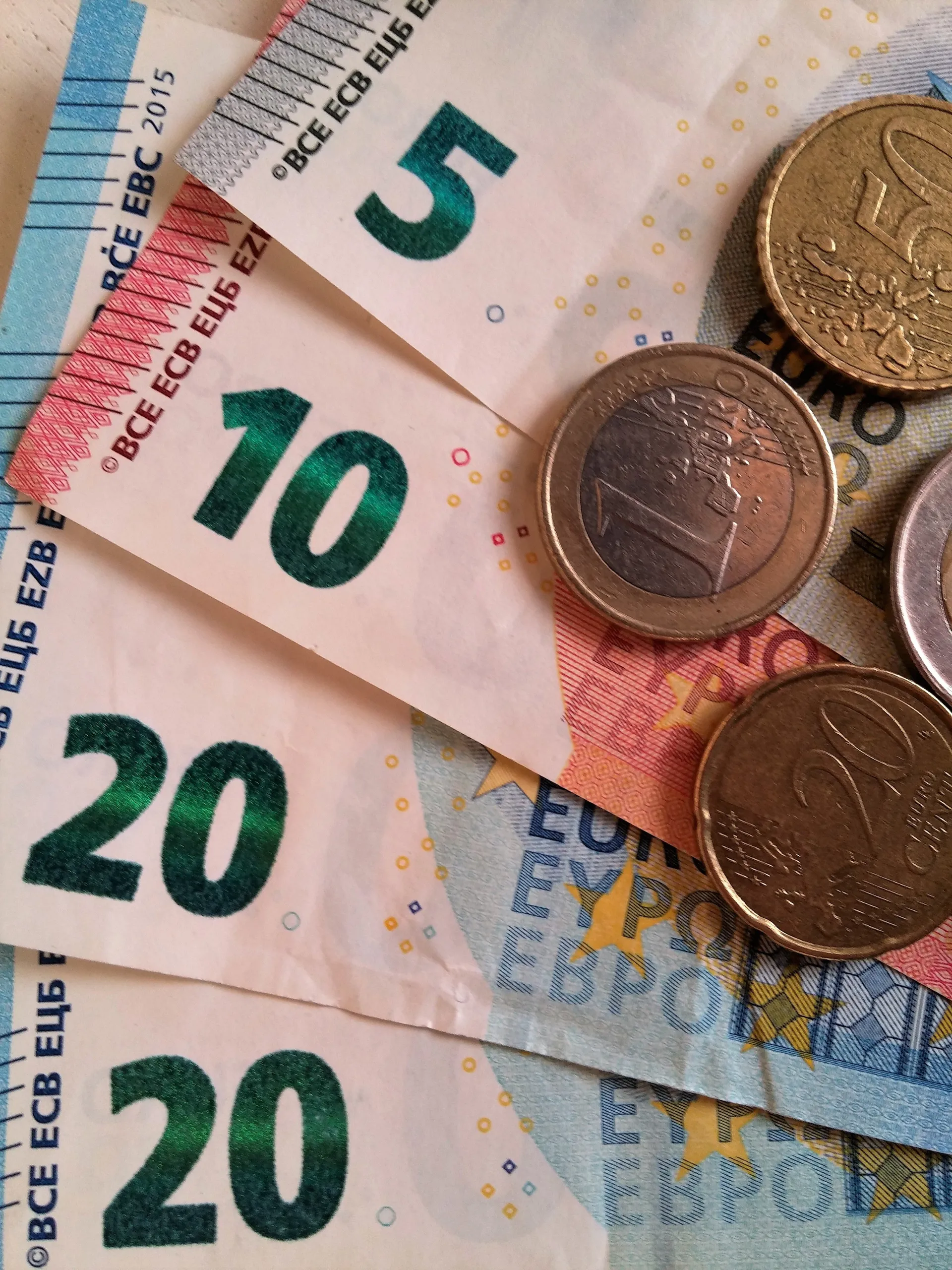 euro 2137482