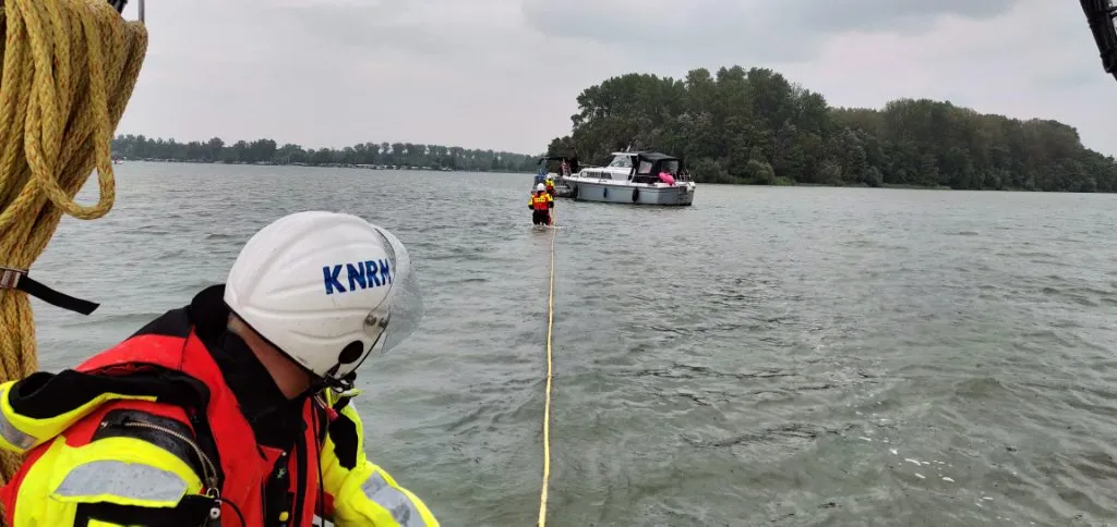 jacht aan grond nunspeet twitter knrm elburg