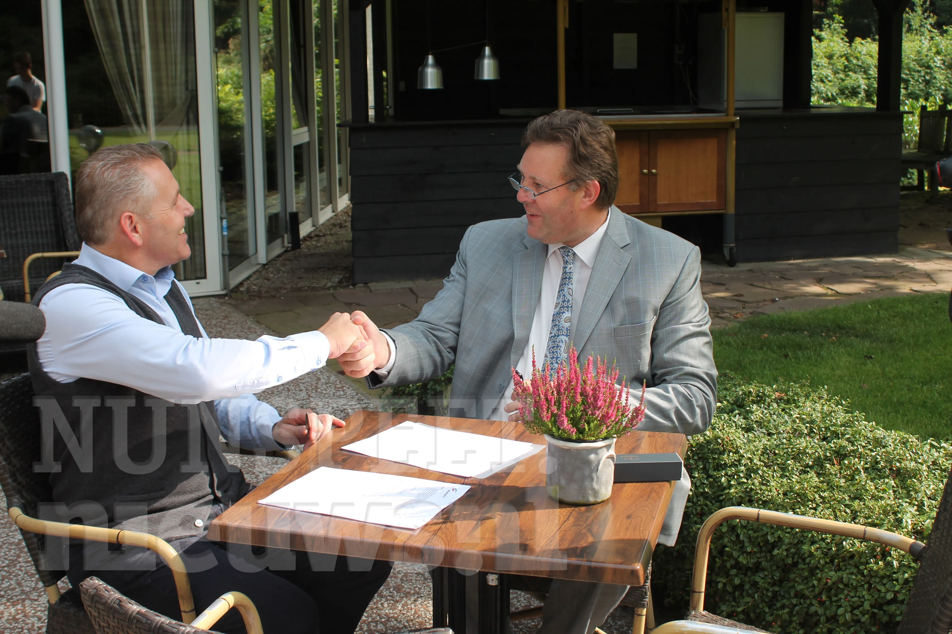 ondertekening trouwlocatie stakenberg hotel w nnn