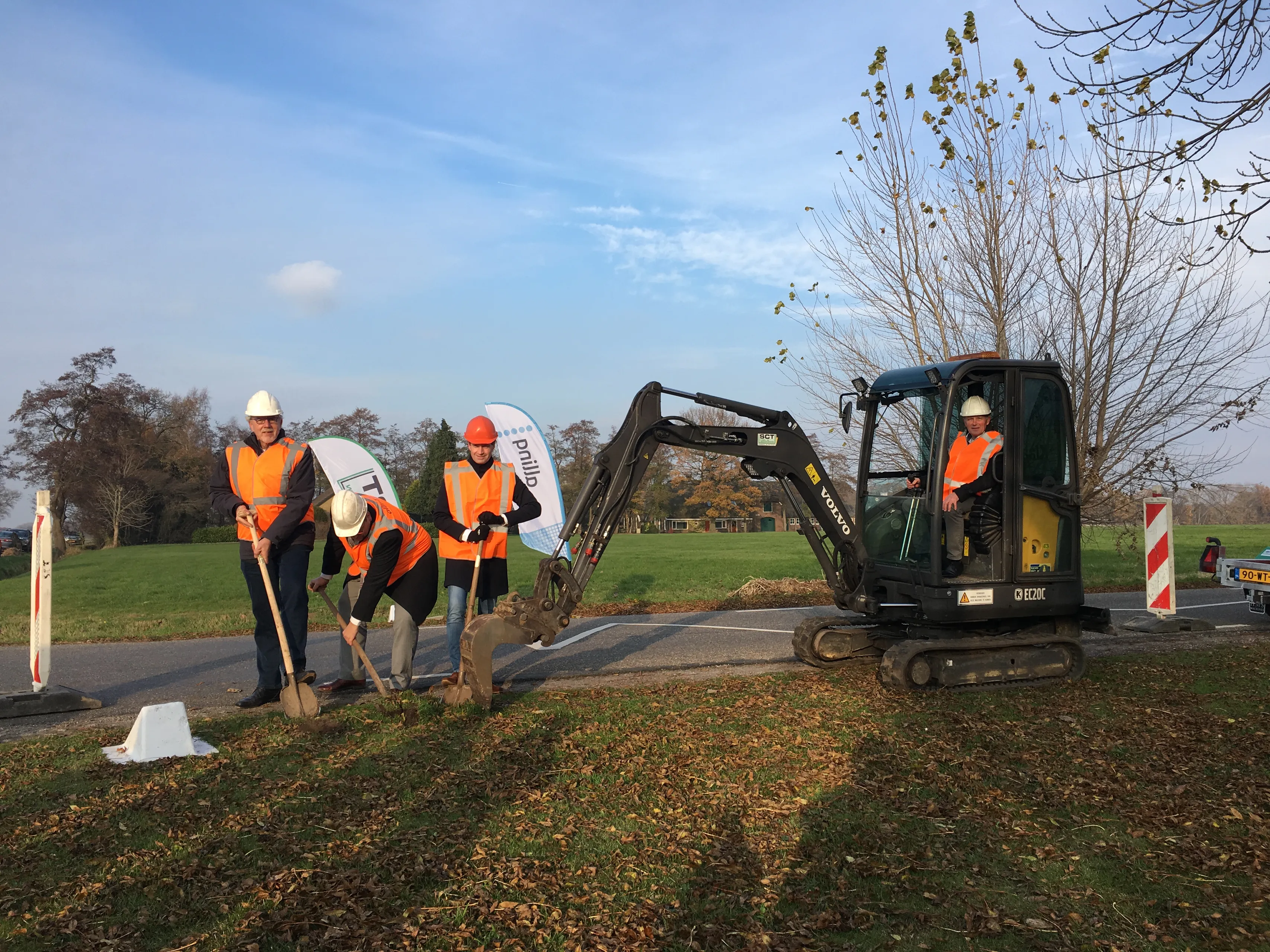 persfoto schop in de grond nw veluwe