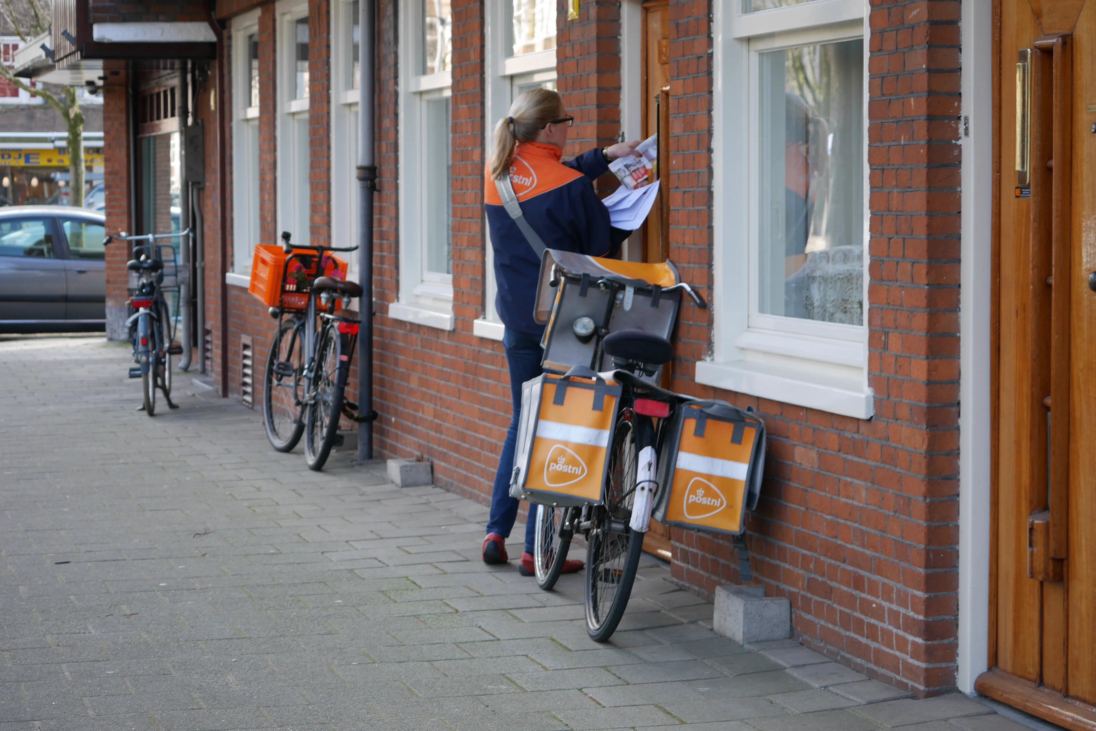 postnl postbode cc by sa 20 flickr franklin heijnen