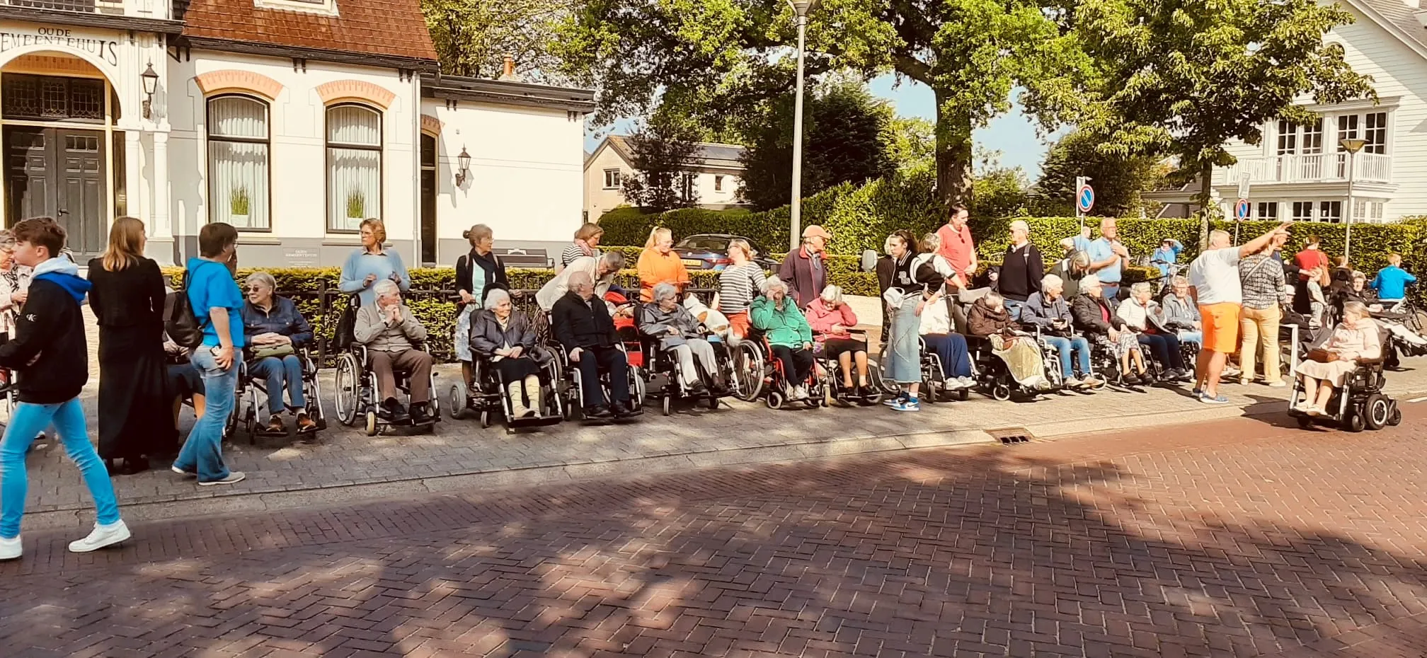 rotaryclub nunspeet eibertjesdag 2024 met bewoners bunterhoek aan de laan