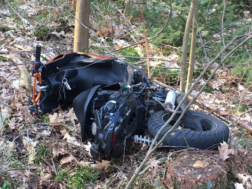 scooter rijdt tegen politieauto fb politie