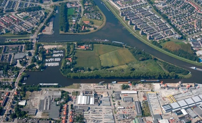 b9ke07q32c3mxzm1j8a4t0bs3 zwaaikom