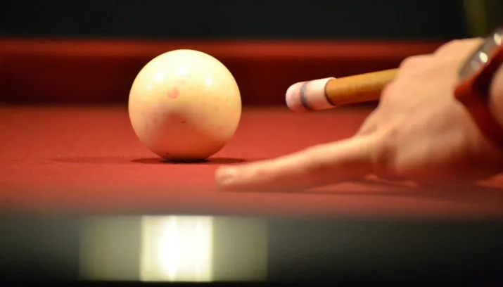 biljard 715x408