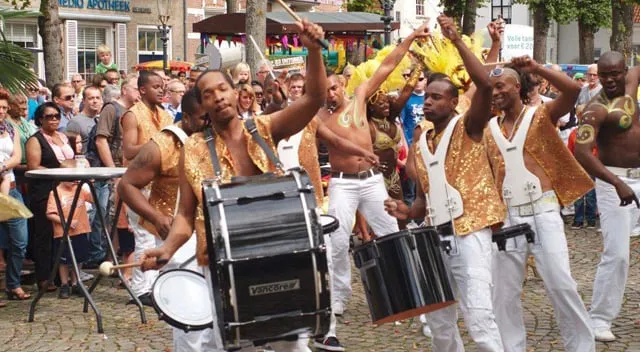 ddvouq9zb51ck7io3xbbm0b94 zomercarnaval2