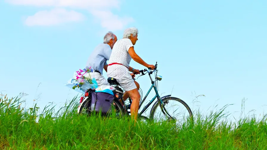 fietsen oude mensen