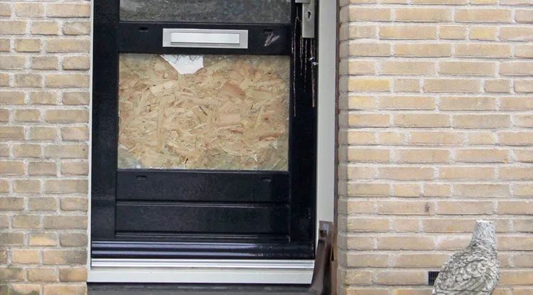 inbraak ruit inbreker