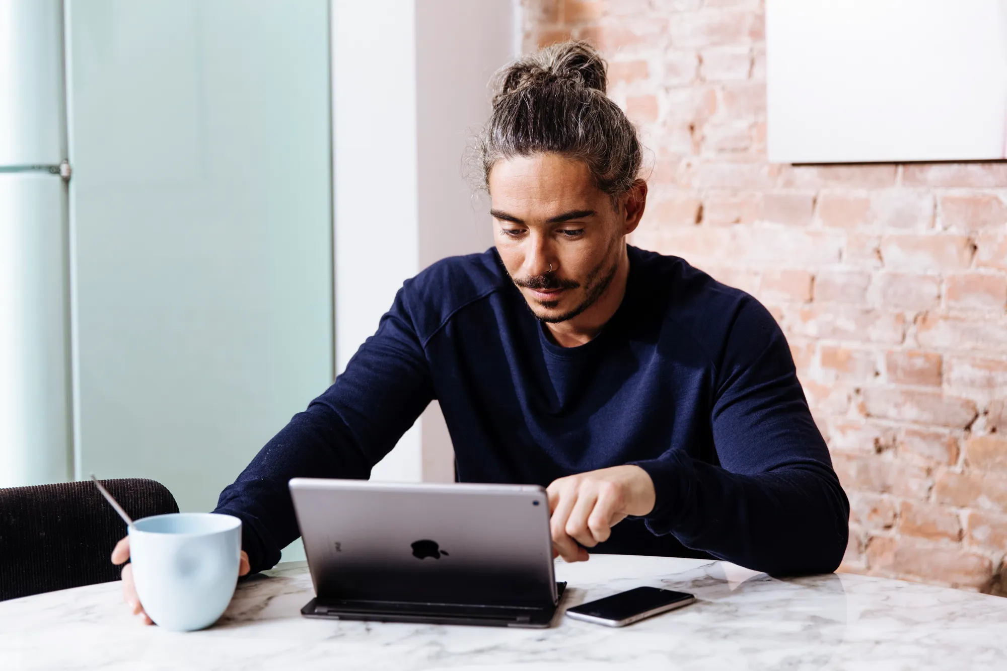 j8a1504 social media