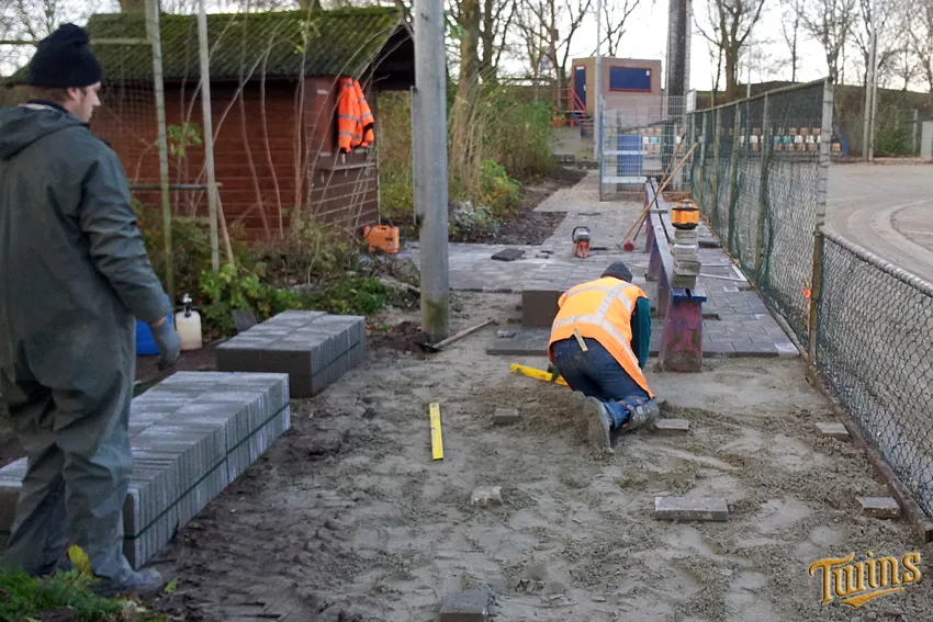 nm72izz6jlx4iyvyp9jho2pje renovatietwins2