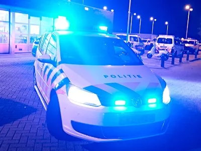 politieauto met zwaailicht