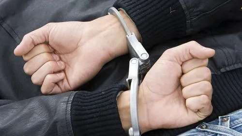 zt834tfpxv5a9v1rq9iukhcby handboeien arresteren anp hq