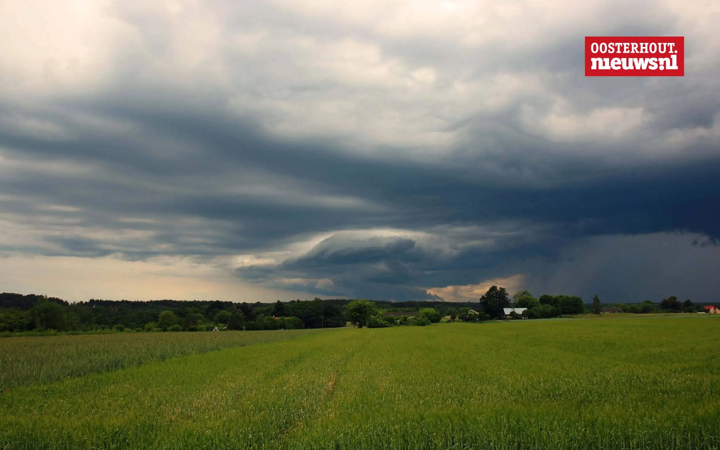 donkere wolken