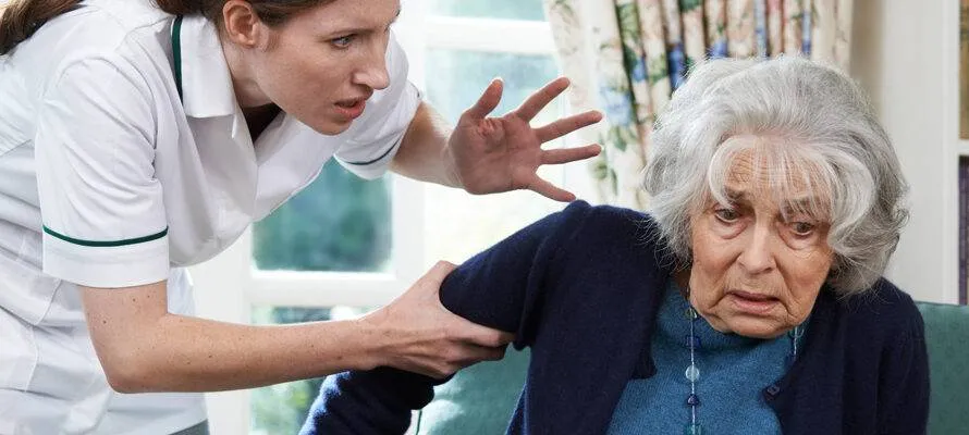 oudermishandeling shutterstock 1100 400 890x400