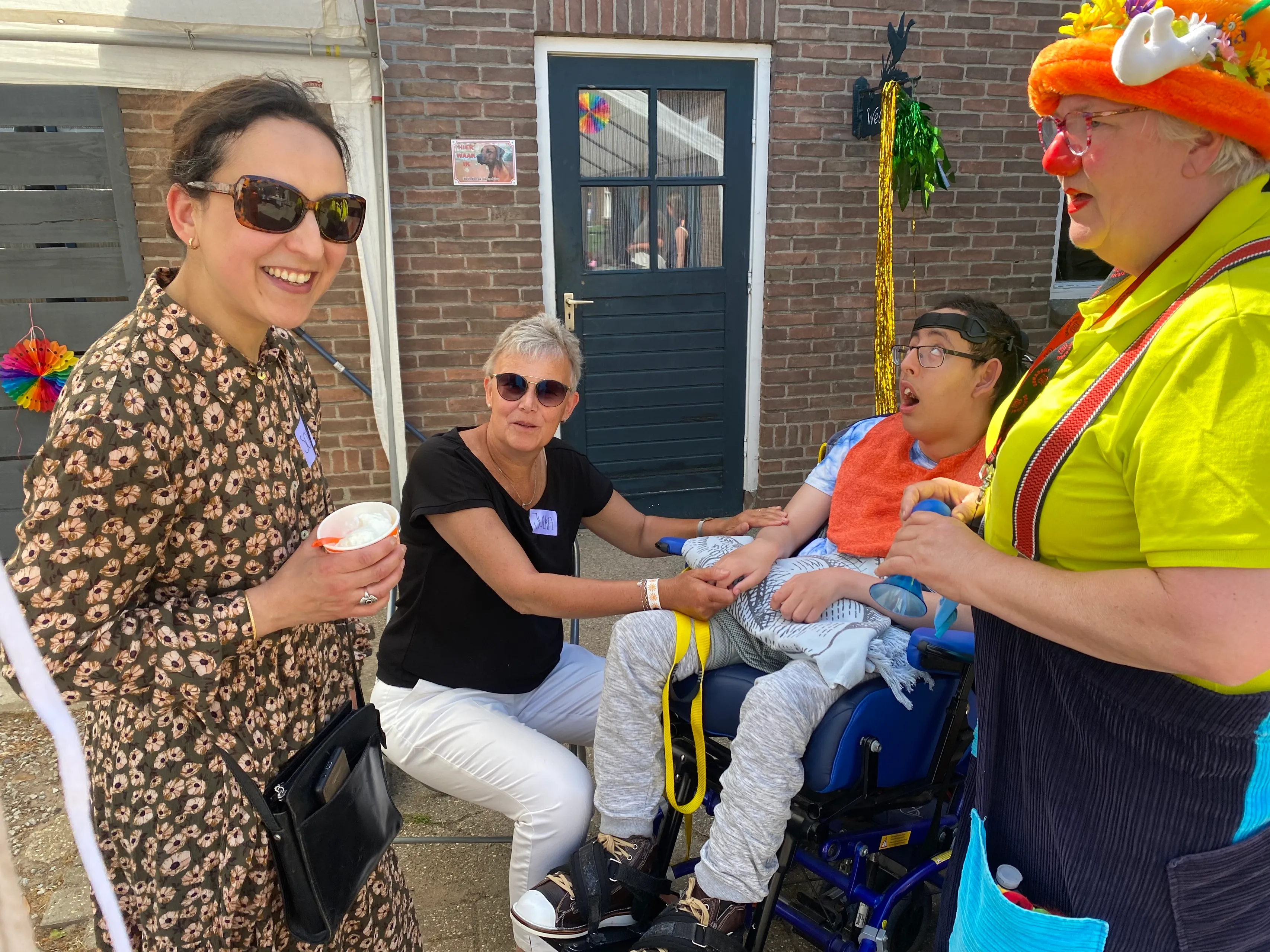 0 massage voor omar met soad en clown jule