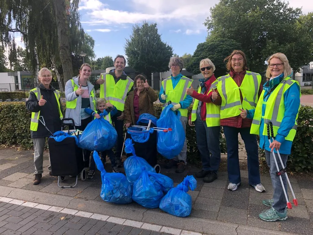 20220917 zwerfafvalbrigade met wethouder rik van den dam